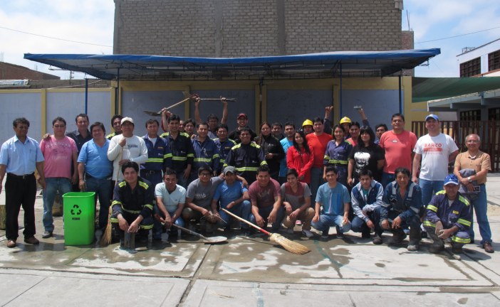 320 VOLUNTARIOS DE SIDERPERU BENEFICIAN A LA COMUNIDAD DE CHIMBOTE Y LIMA